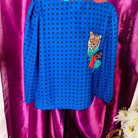Vintage Diane Freis Blue with Polka Dot Animal Print Shirt. Size Medium - Picture 4 of 5